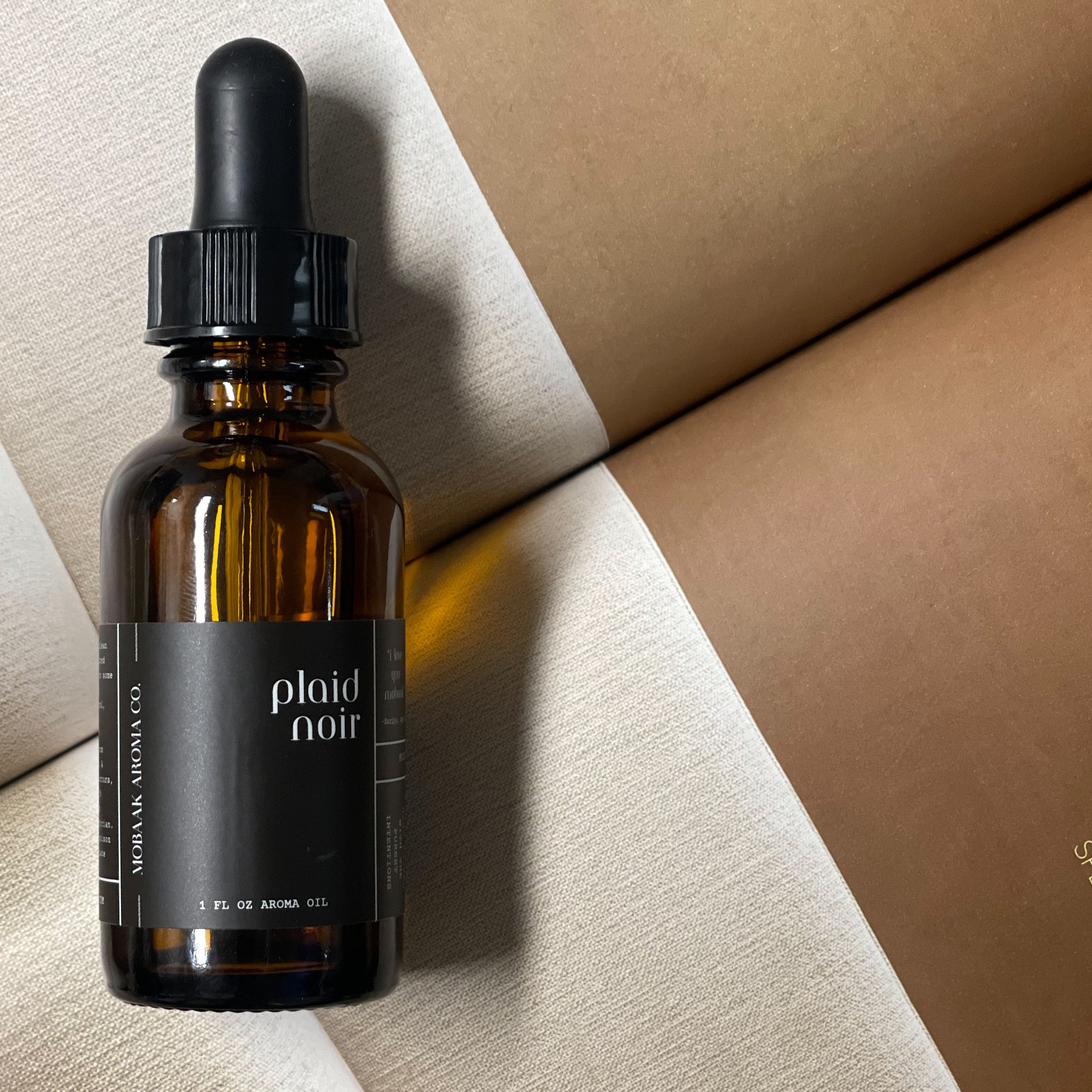 Plaid Noir Aroma Oil Mobaak Aromatherapy Shoppe