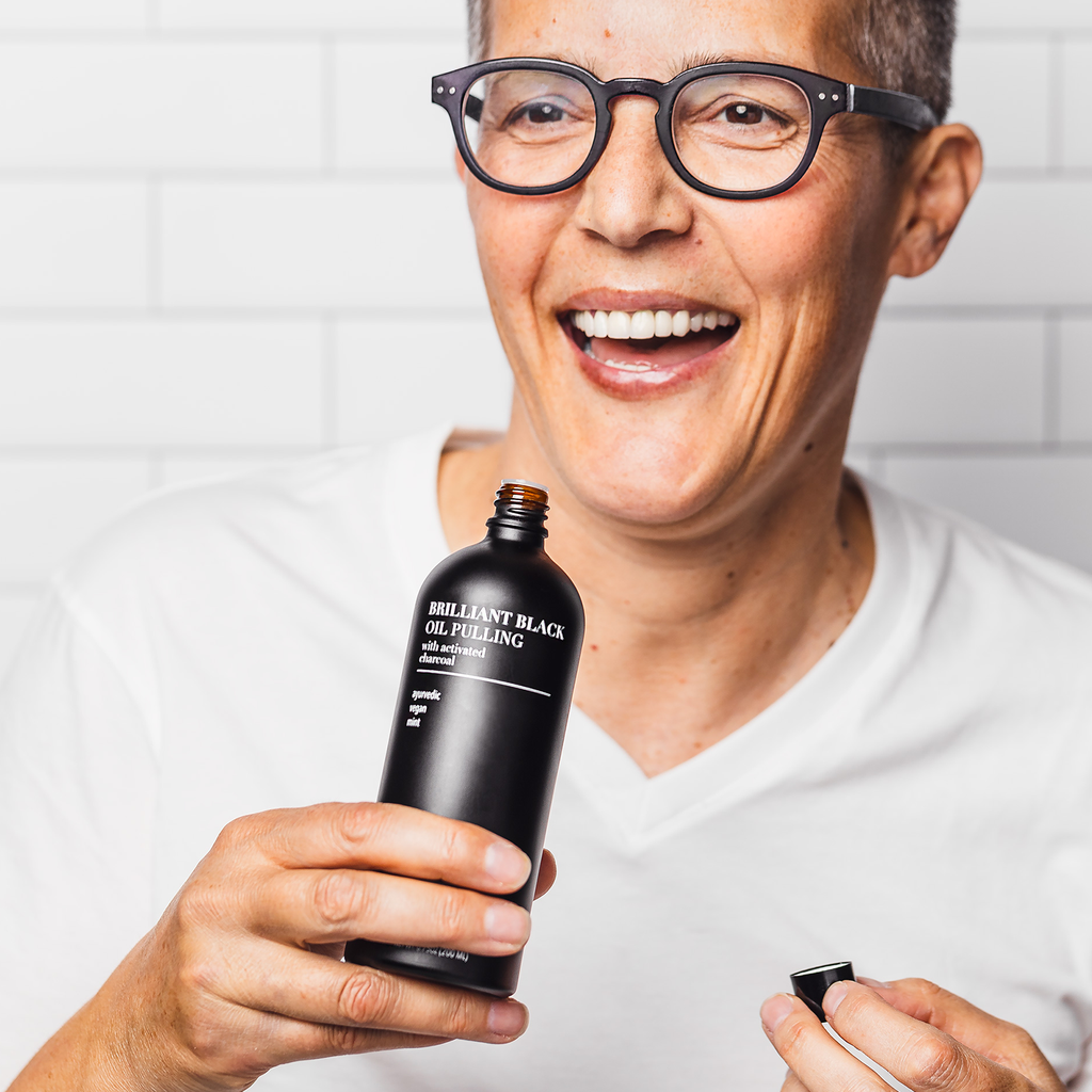 Brilliant Black® Oil Pulling – Ayurvedic Mouthwash for Teeth Whitening, Detox & Gum Health Terra & Co.